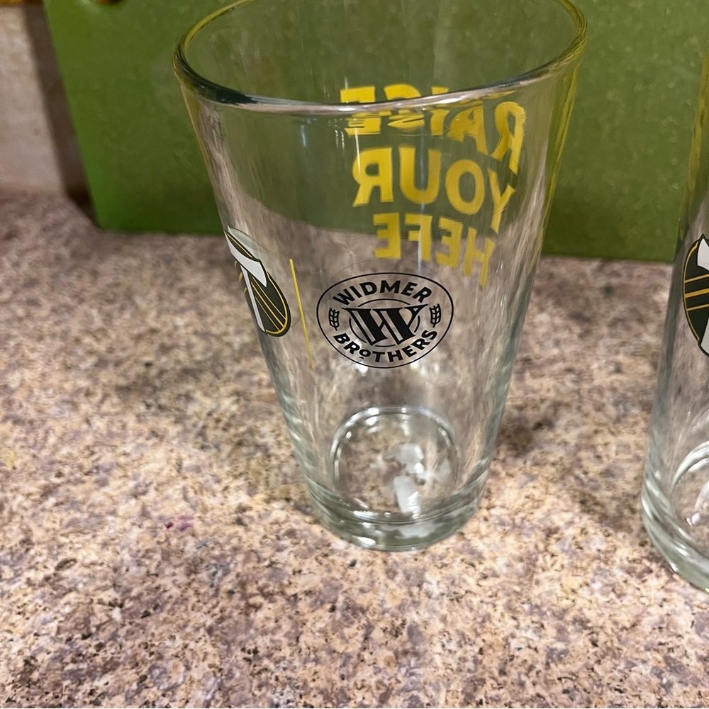 Set of 2 Widmer Brothers x Portland Timbers "Raise Your Hefe" Pint Glasses - Picture 6 of 8